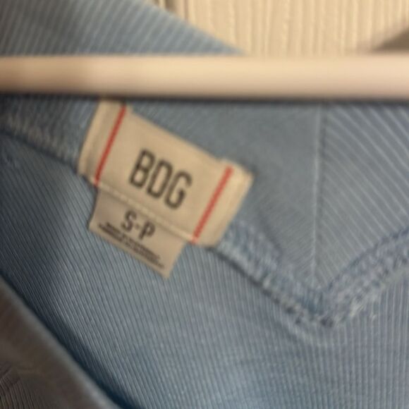 NWOT BDG long sleeve top with manufacturer defects size small - Picture 3 of 6